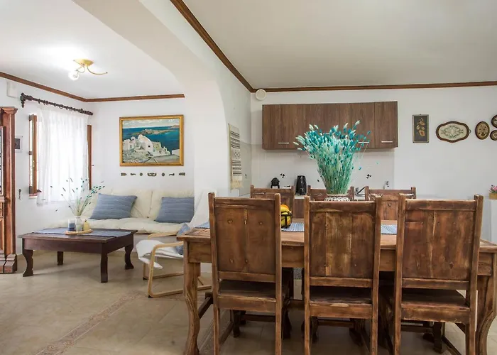 Anna\'S House Traditional